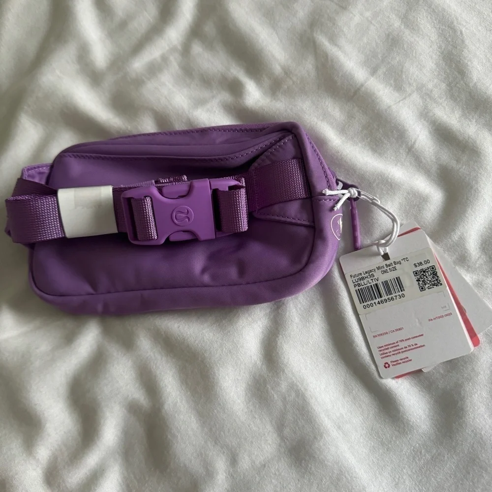 🆕🇨🇦 Lululemon Team Canada Future Legacy Mini Belt Bag Purple Blossom Lt Ivory